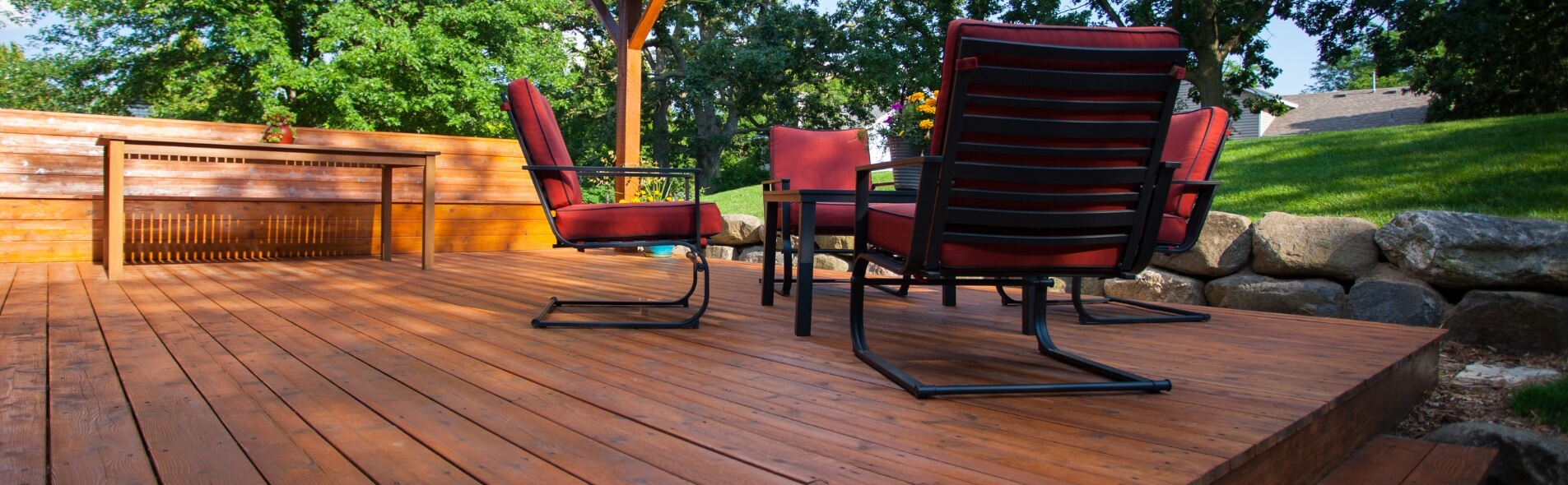How Custom Decks Can Transform Your Backyard
